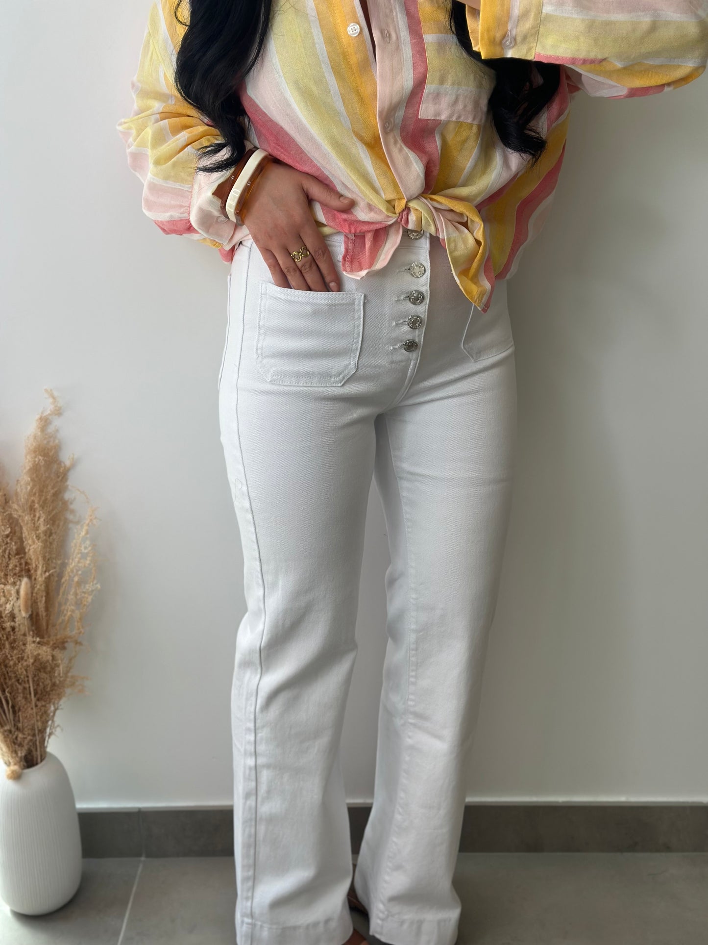 Jean blanc coupe FLARE à boutons