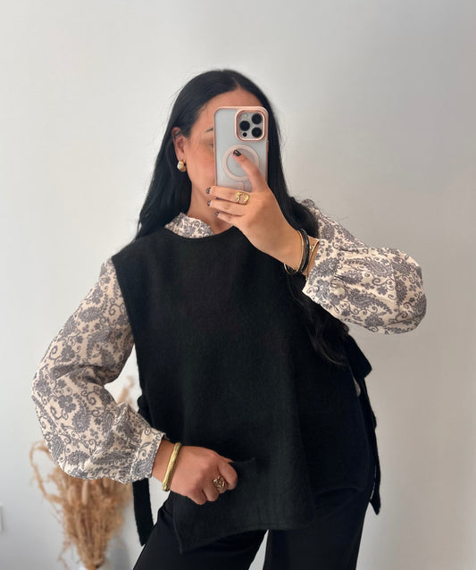 Sleeveless sweater with side knots - SOFIA