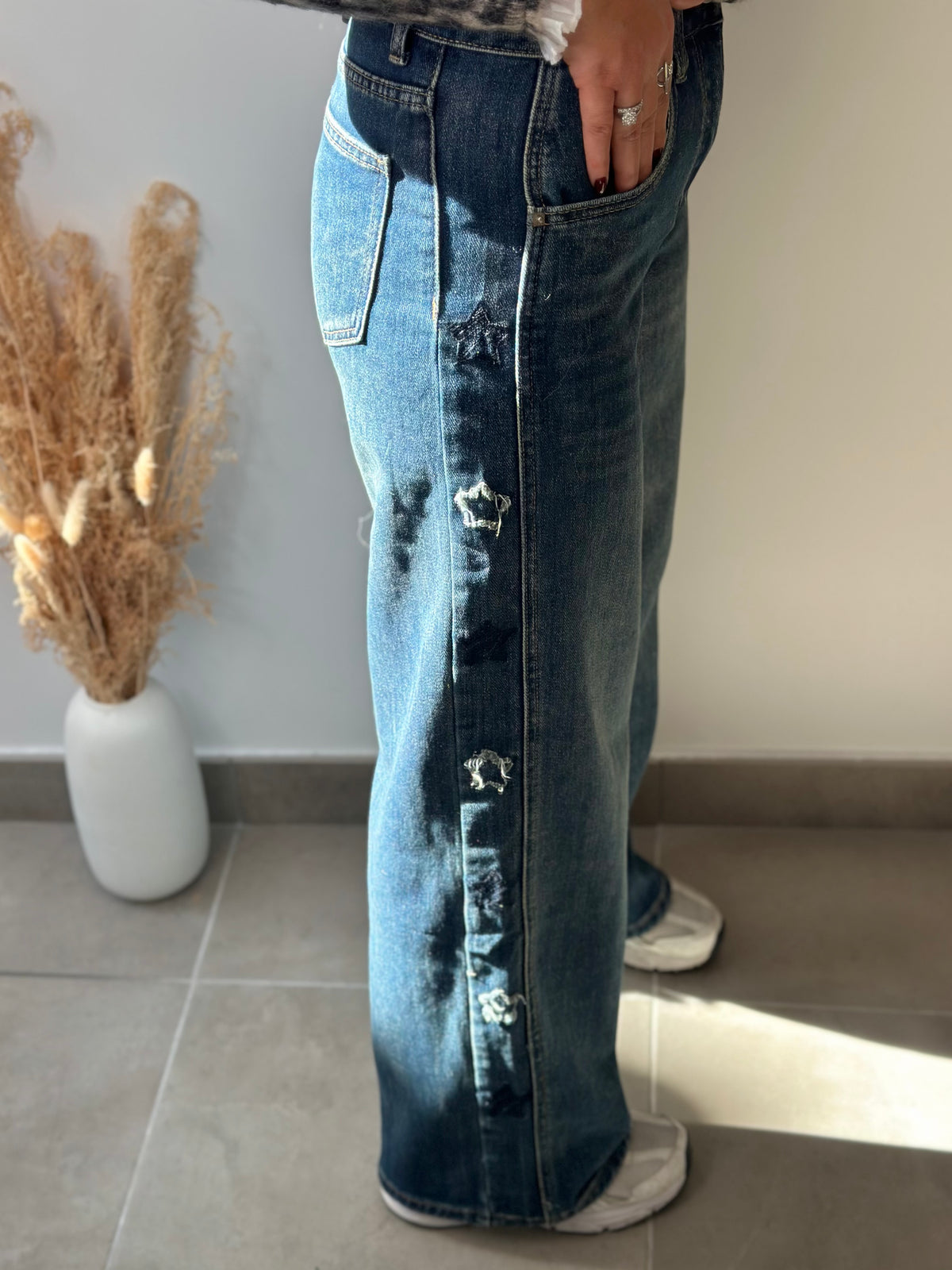 Jean délavé coupe WIDE LEG étoiles sur les côtés
