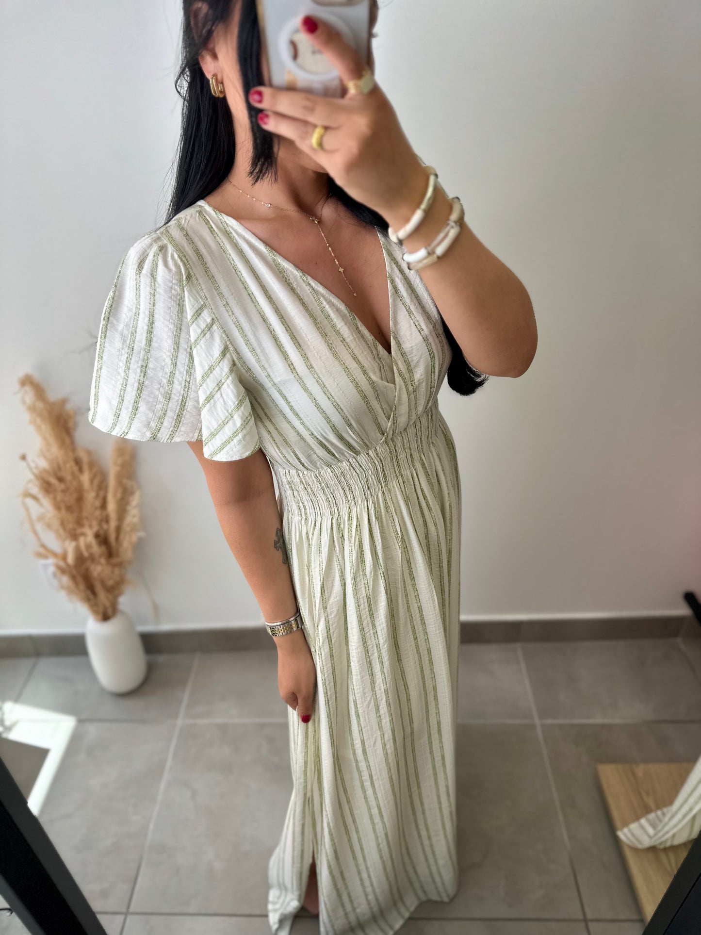 Robe fluide à rayures vertes et dorés