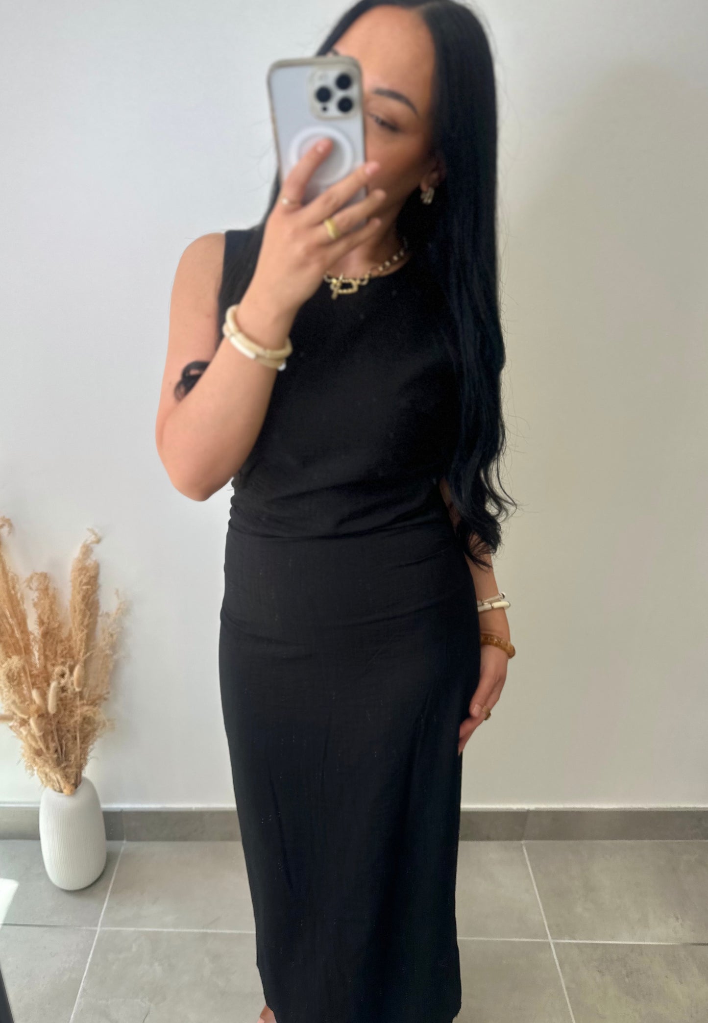 Robe drapée noire en viscose fente arrière