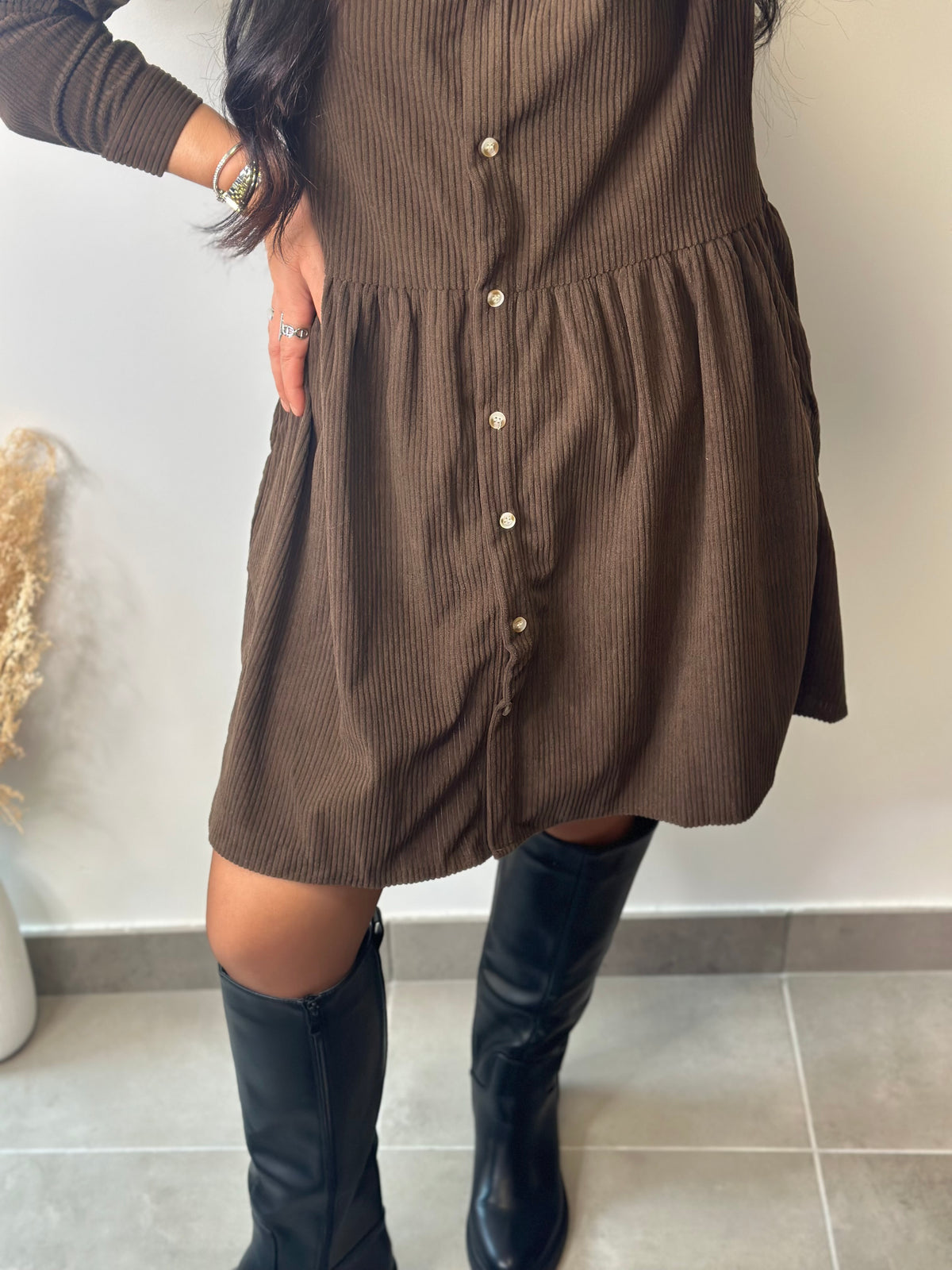 Robe chemise courte en velours côtelé marron