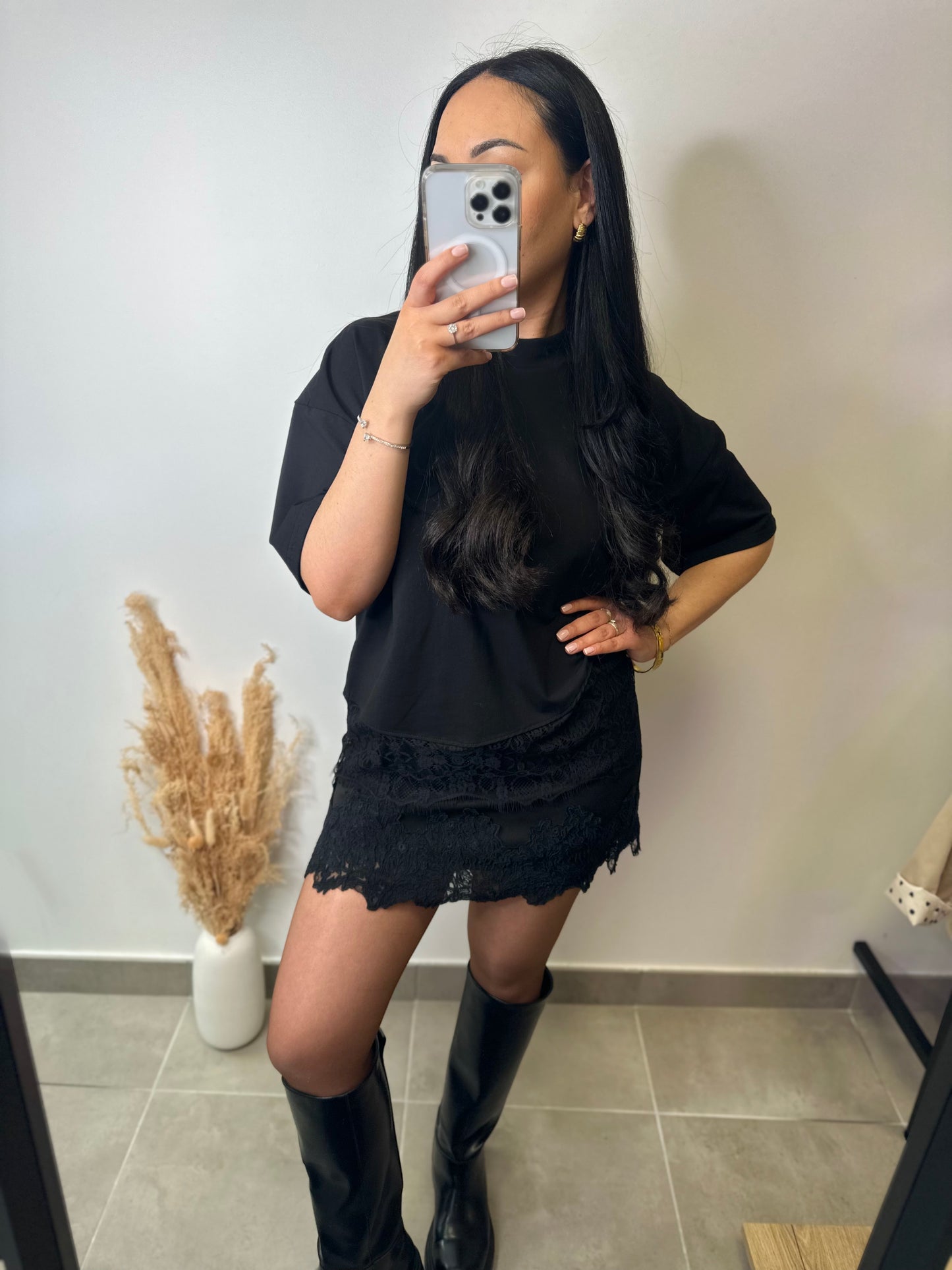 Jupe-short noir détails dentelle - LÉA