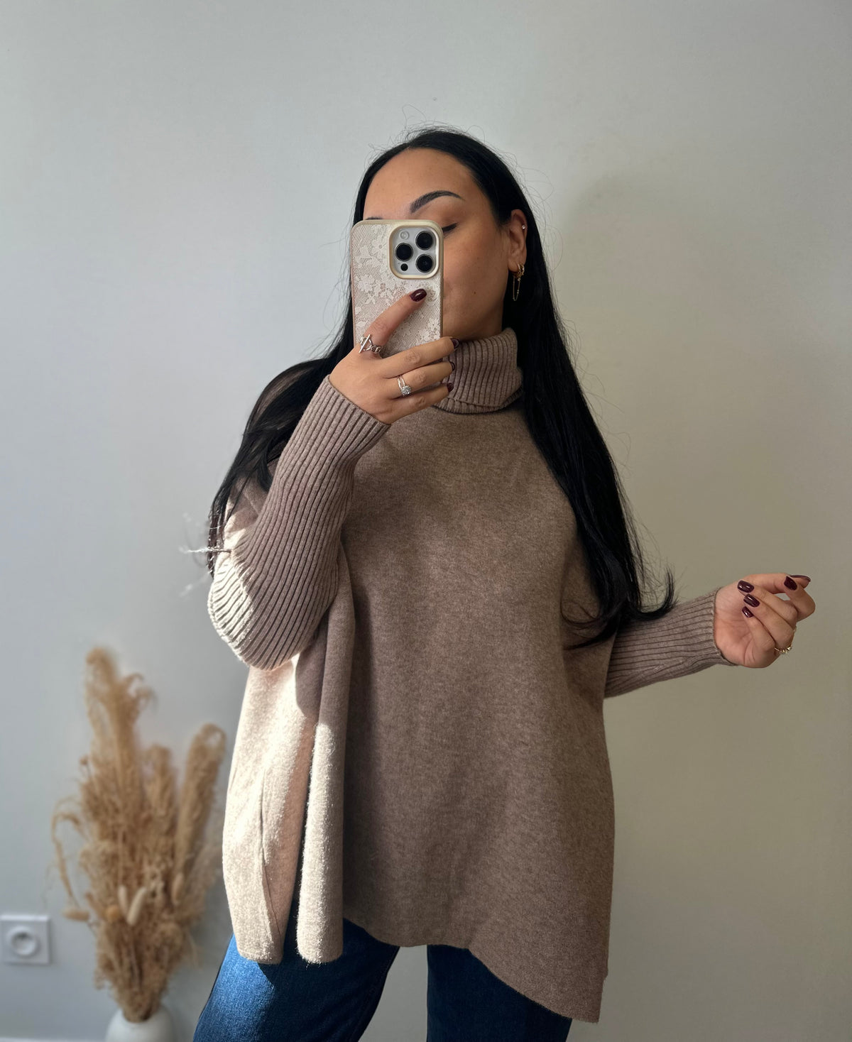 Pull col roulé en viscose mi long couleur taupe manches chauve-souris