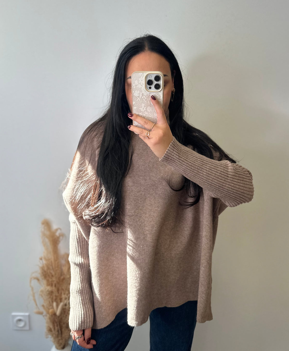 Pull col roulé en viscose mi long couleur taupe manches chauve-souris