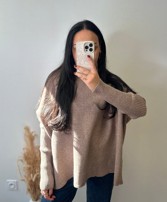 Pull col roulé en viscose mi long couleur taupe manches chauve-souris
