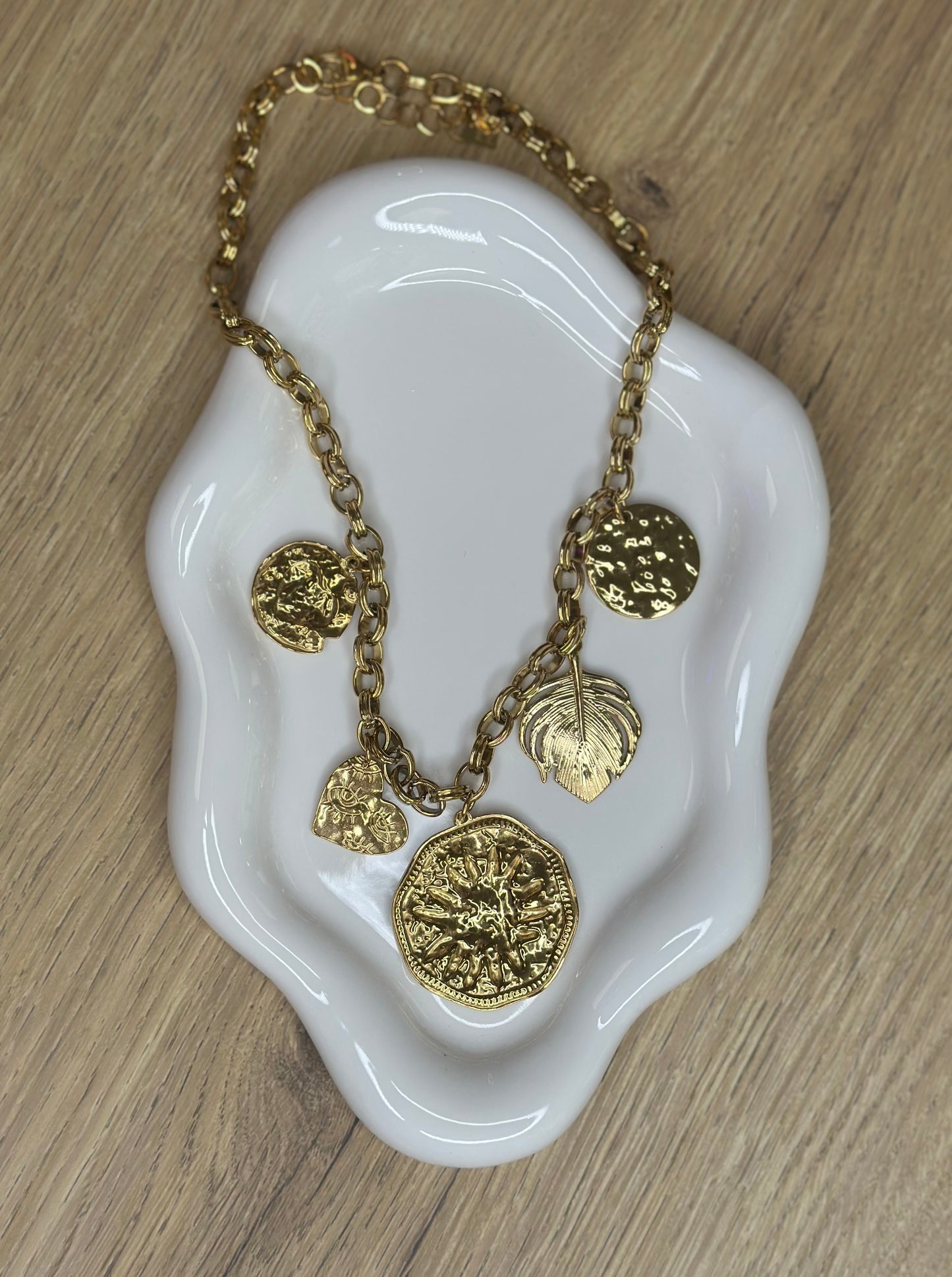 Collier à breloques - LOU