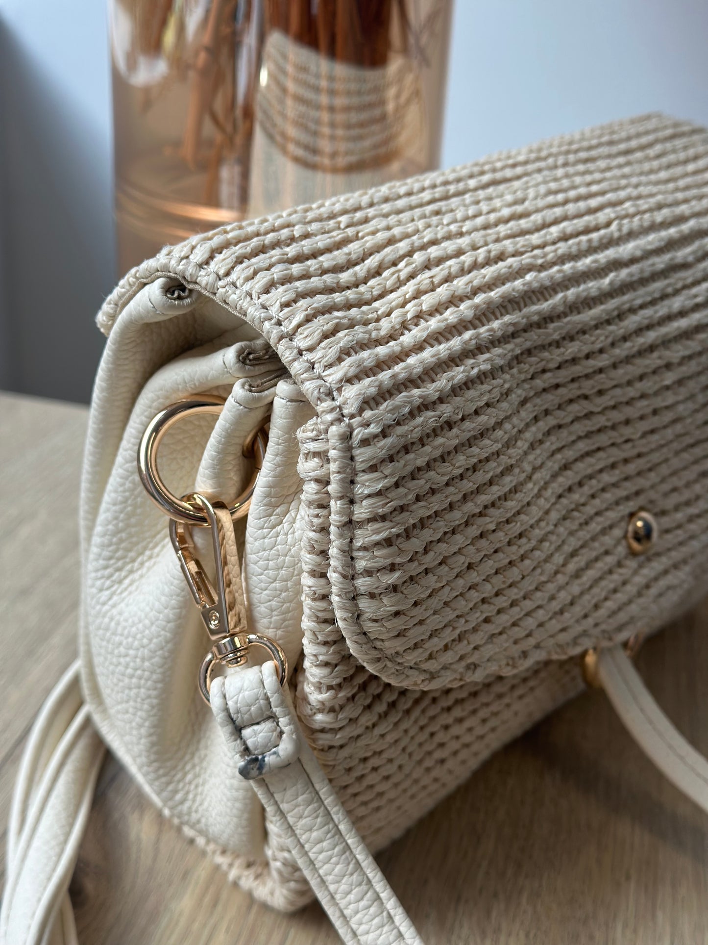 Petit sac en osier détails dorés