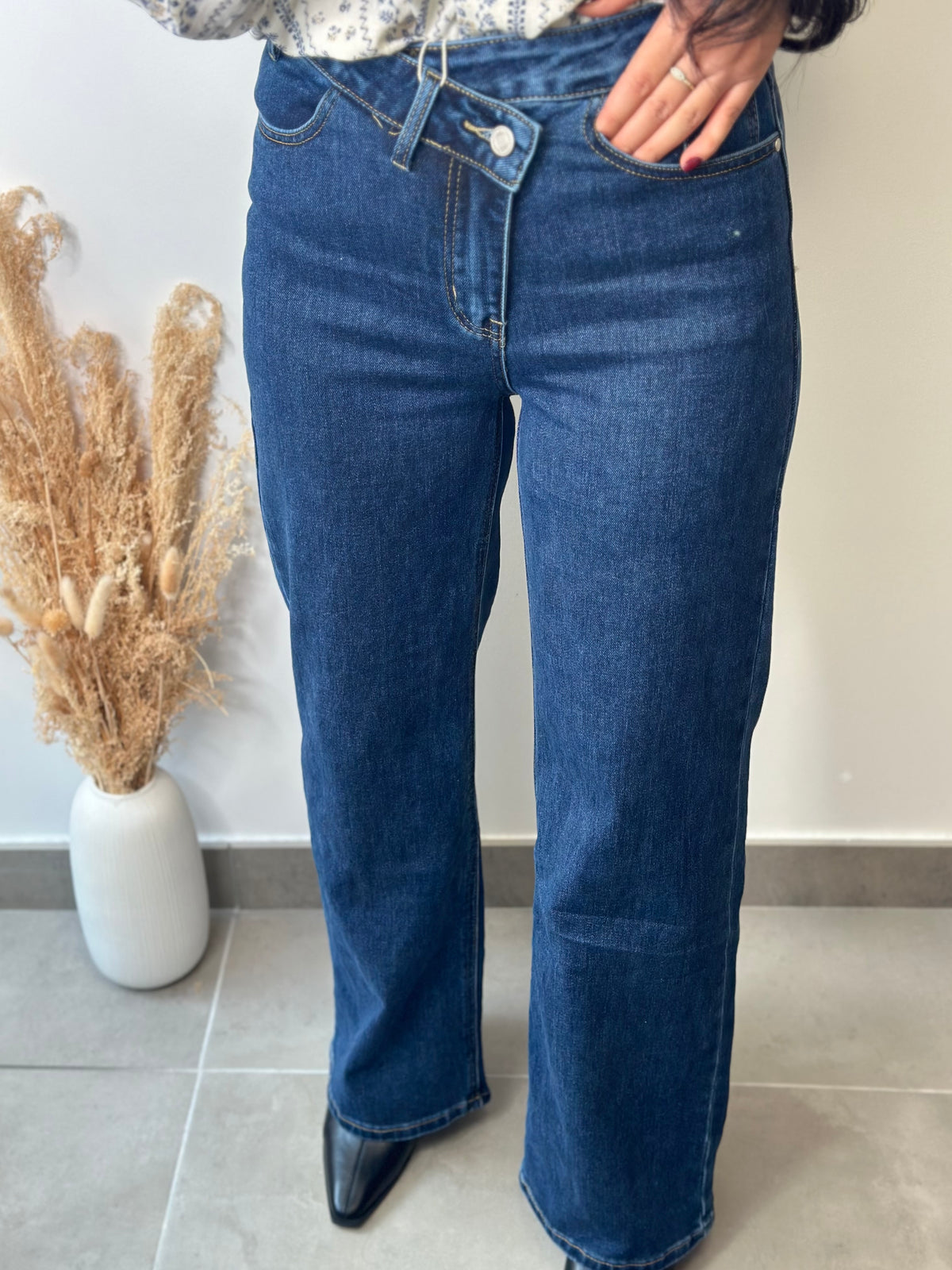 Jean brut à bouton asymétrique coupe WIDE LEG