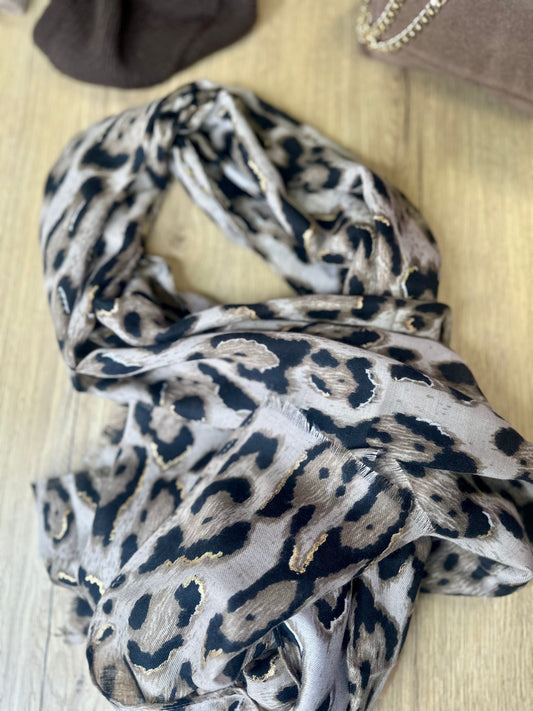 Écharpe fine léopard touches dorés