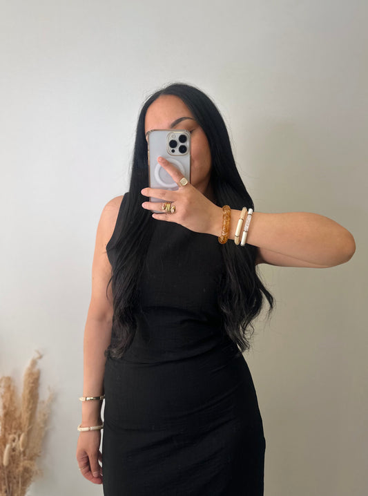 Robe drapée noire en viscose fente arrière