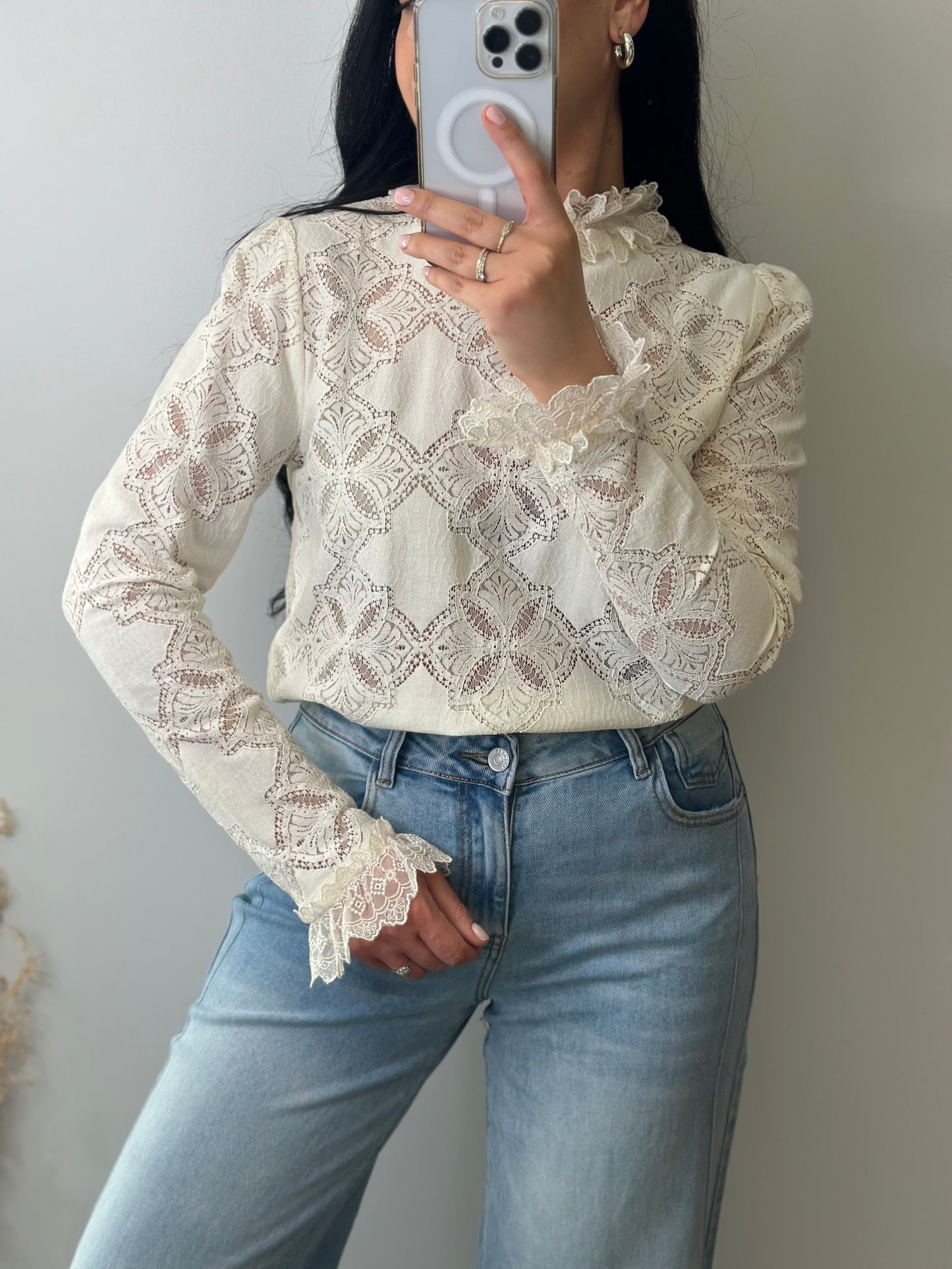 Chemise en dentelles fleuries - CLOÉ