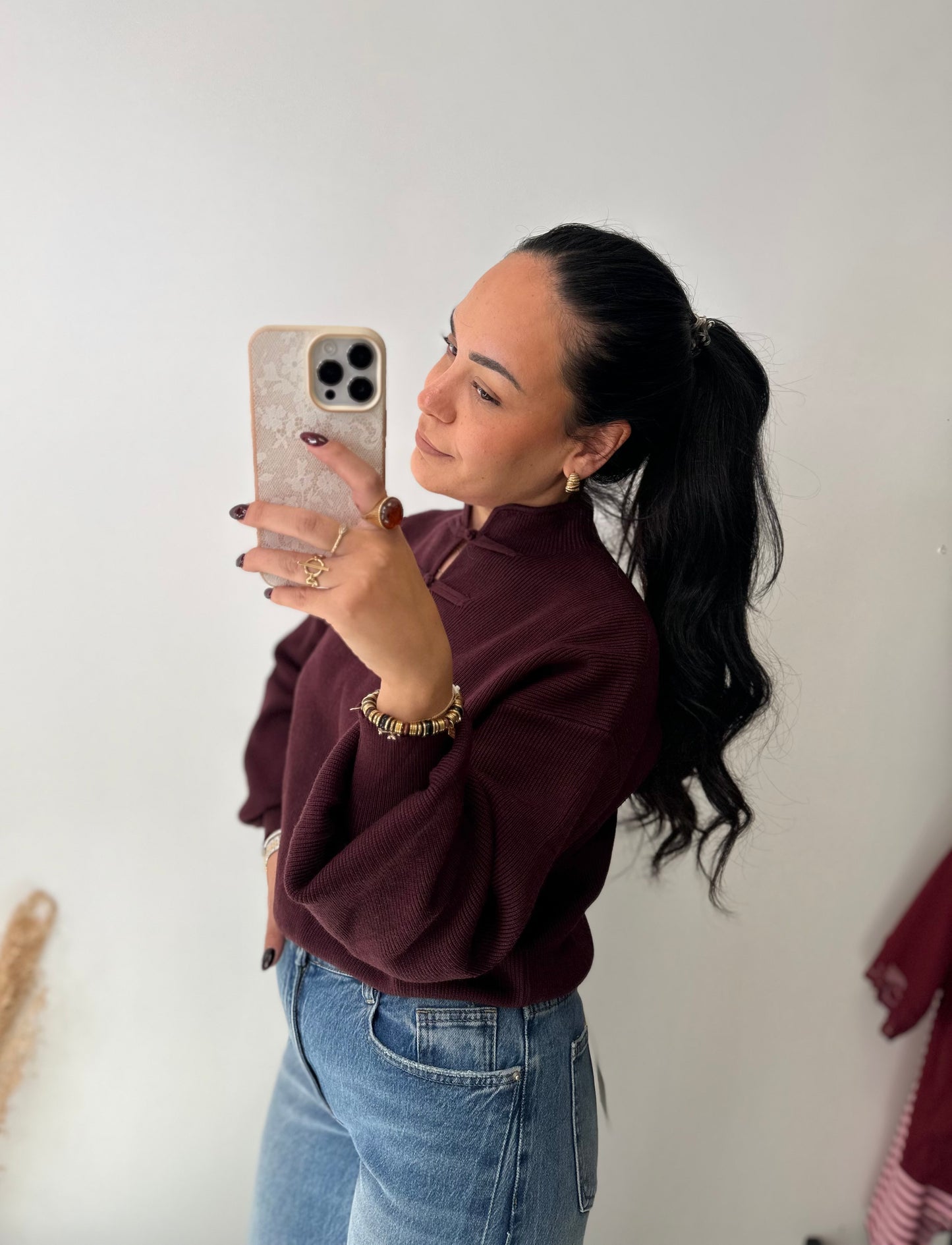 Pull bordeaux à brandebourgs
