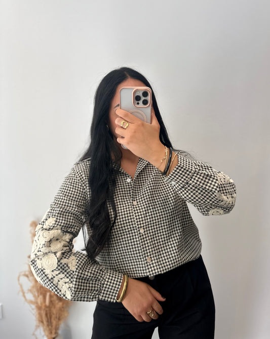 Gingham shirt with embroidery on the sleeves - NOUR