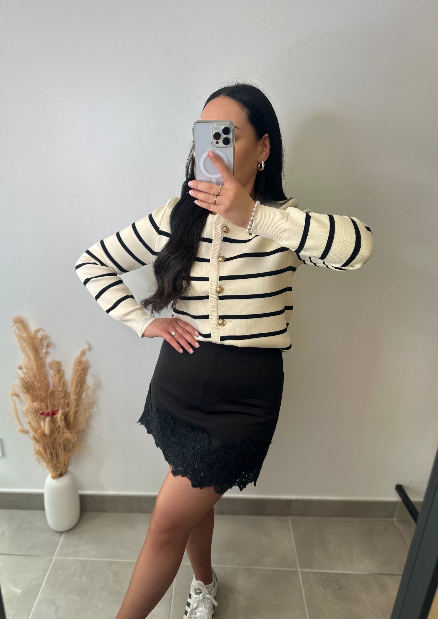 Cardigan à rayures noires et boutons dorés - GABRIELLE