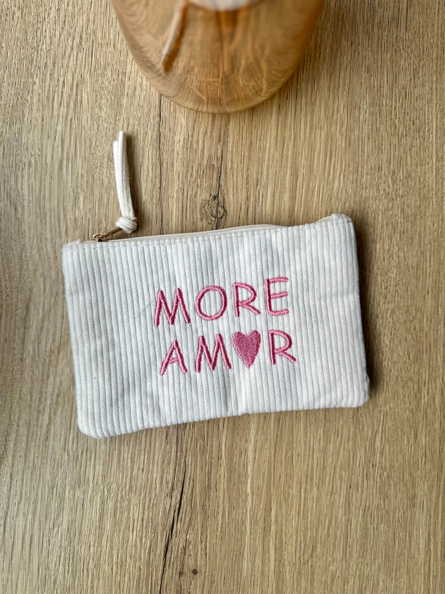 Pochette à inscriptions - MORE AMOR