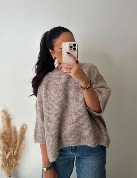 Pull taupe oversize en laine manches 3/4