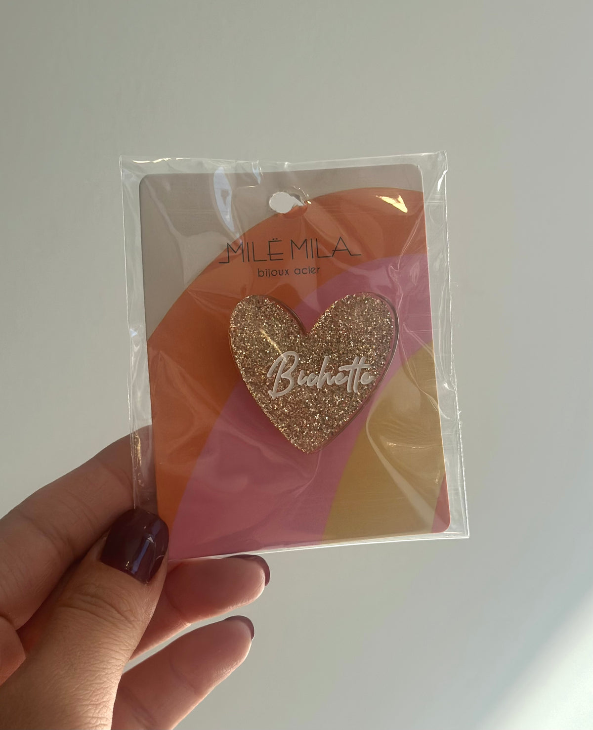 Broche fantaisie paillettes dorées bichette