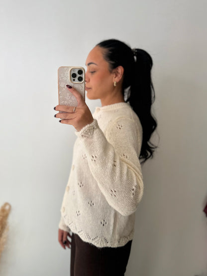 Gilet crème à détails ajourés doux