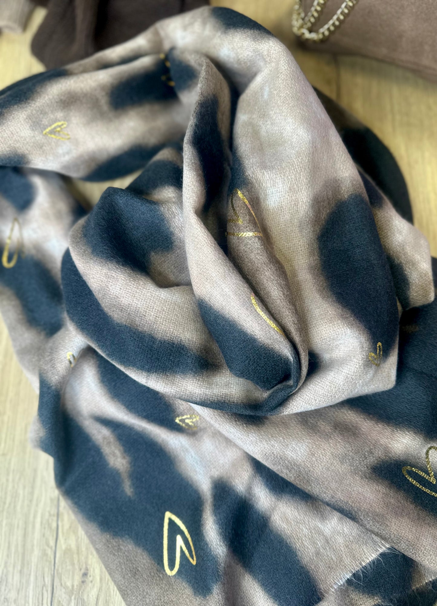 Écharpe léopard cœur doré