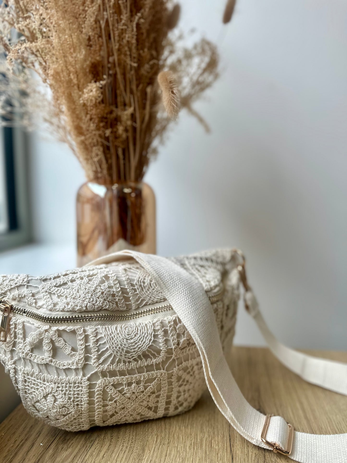 Banane brodée beige