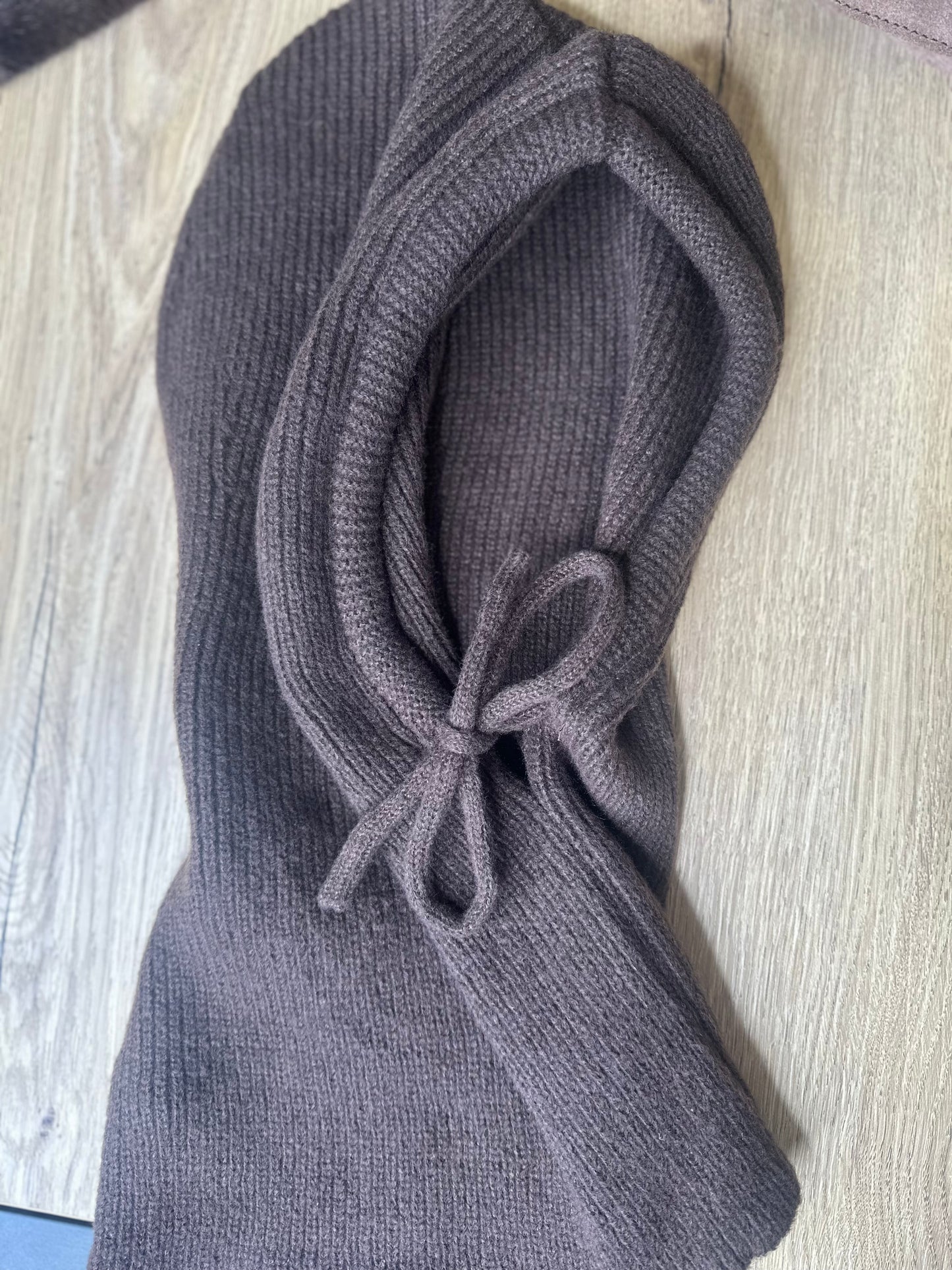 Cagoule en maille à noeud