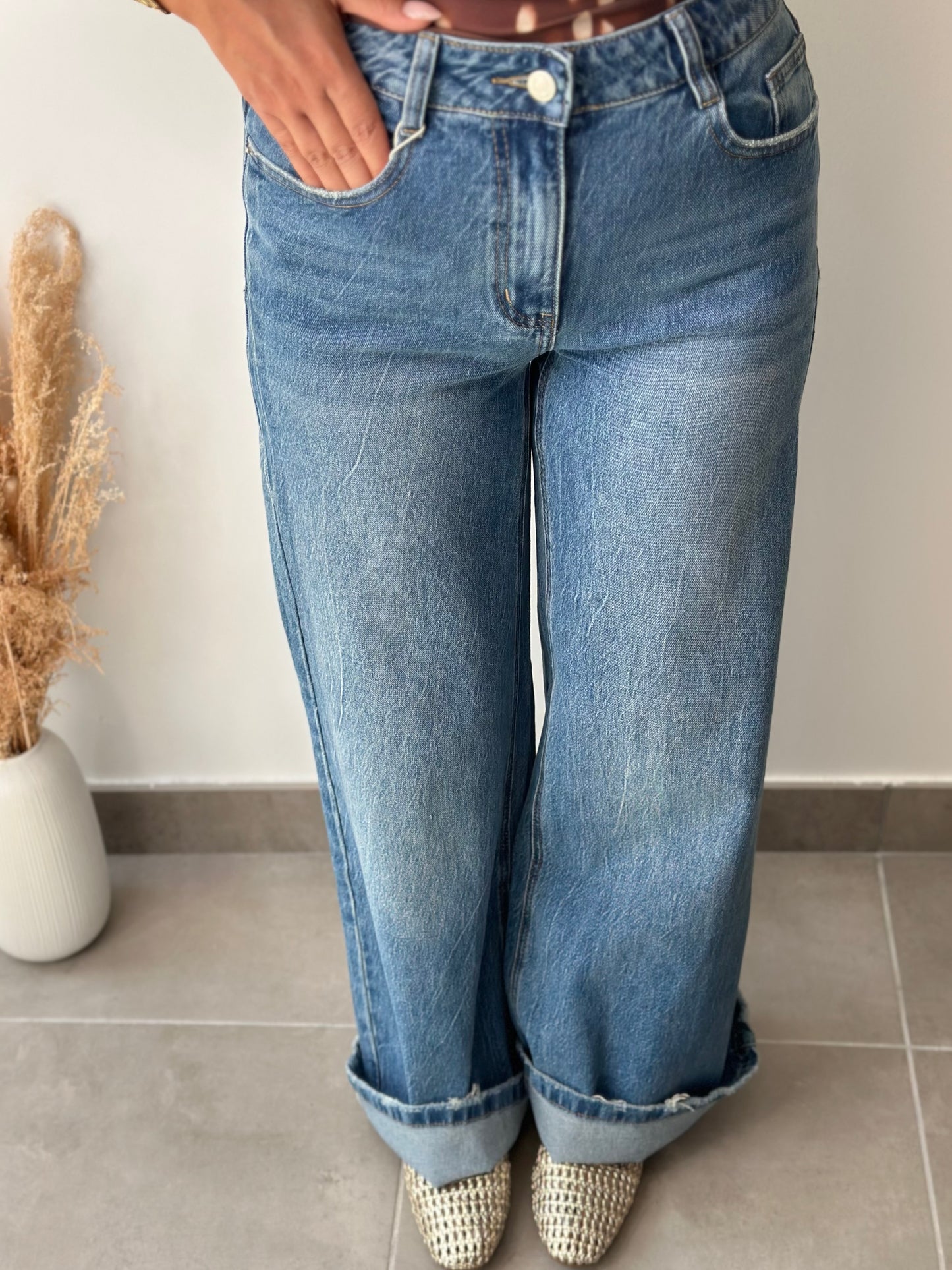 Jean large à détails sur le côté
