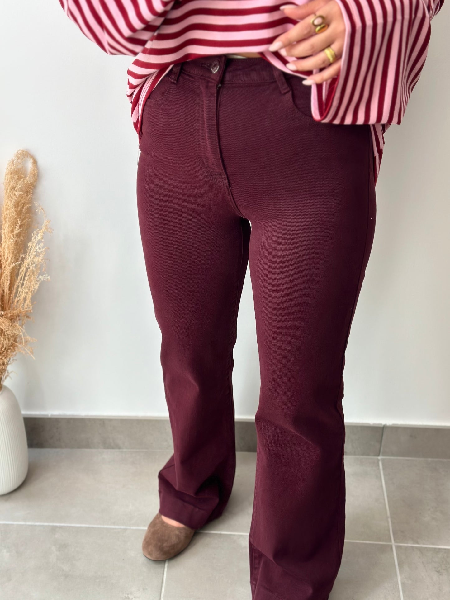 Jean coupe FLARE couleur bordeaux