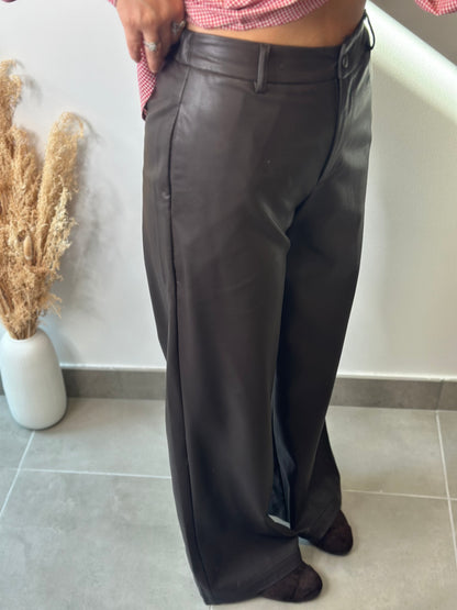 Pantalon taille haute large en simili-cuir chocolat