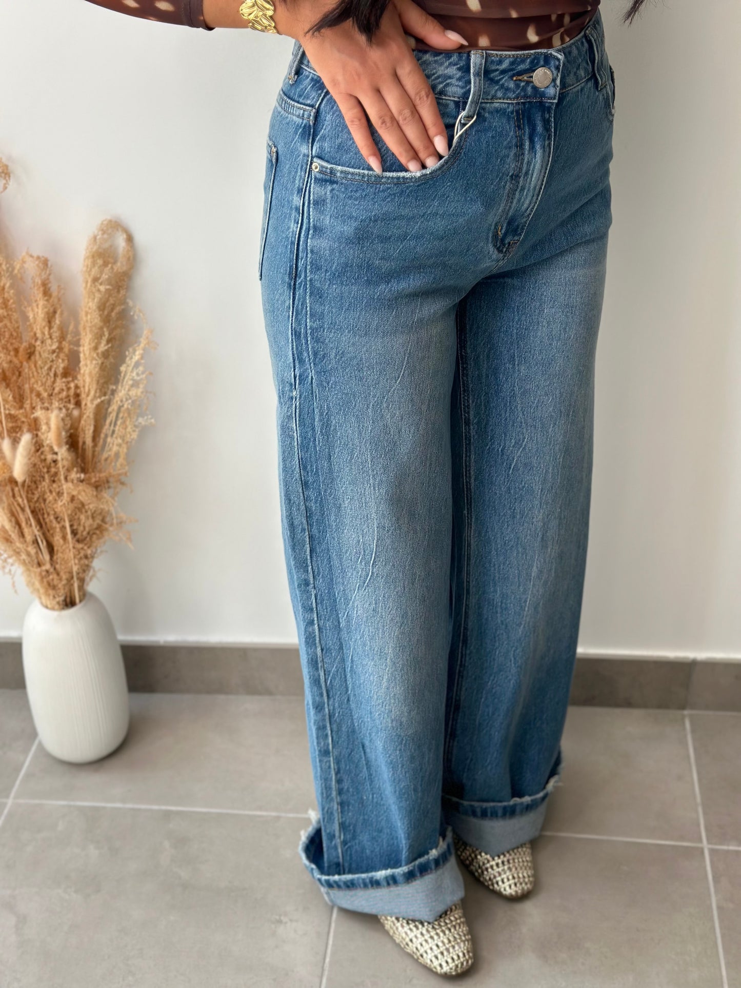 Jean large à détails sur le côté