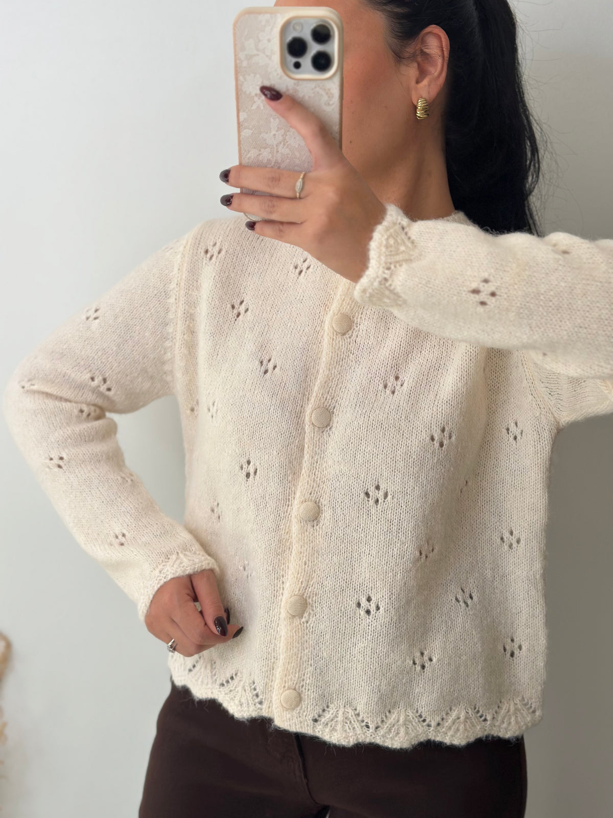 Gilet crème à détails ajourés doux
