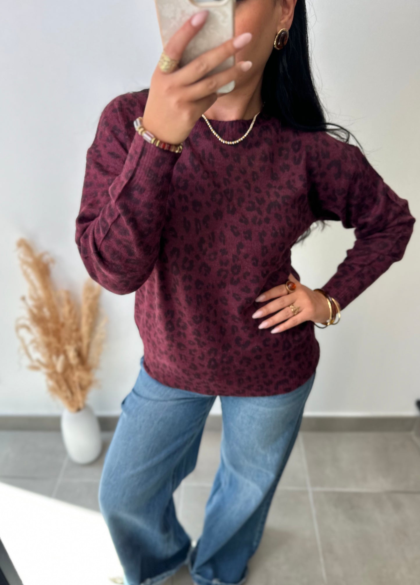 Pull en viscose imprimé léopard bordeaux