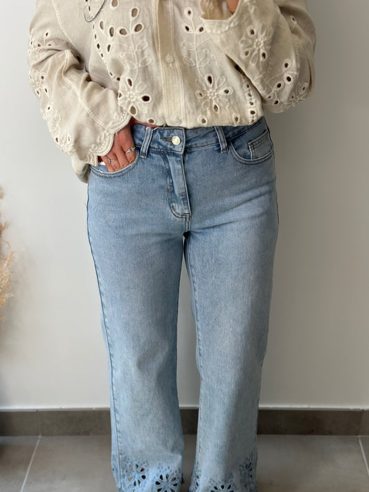 Jean clair ajouré sur le bas