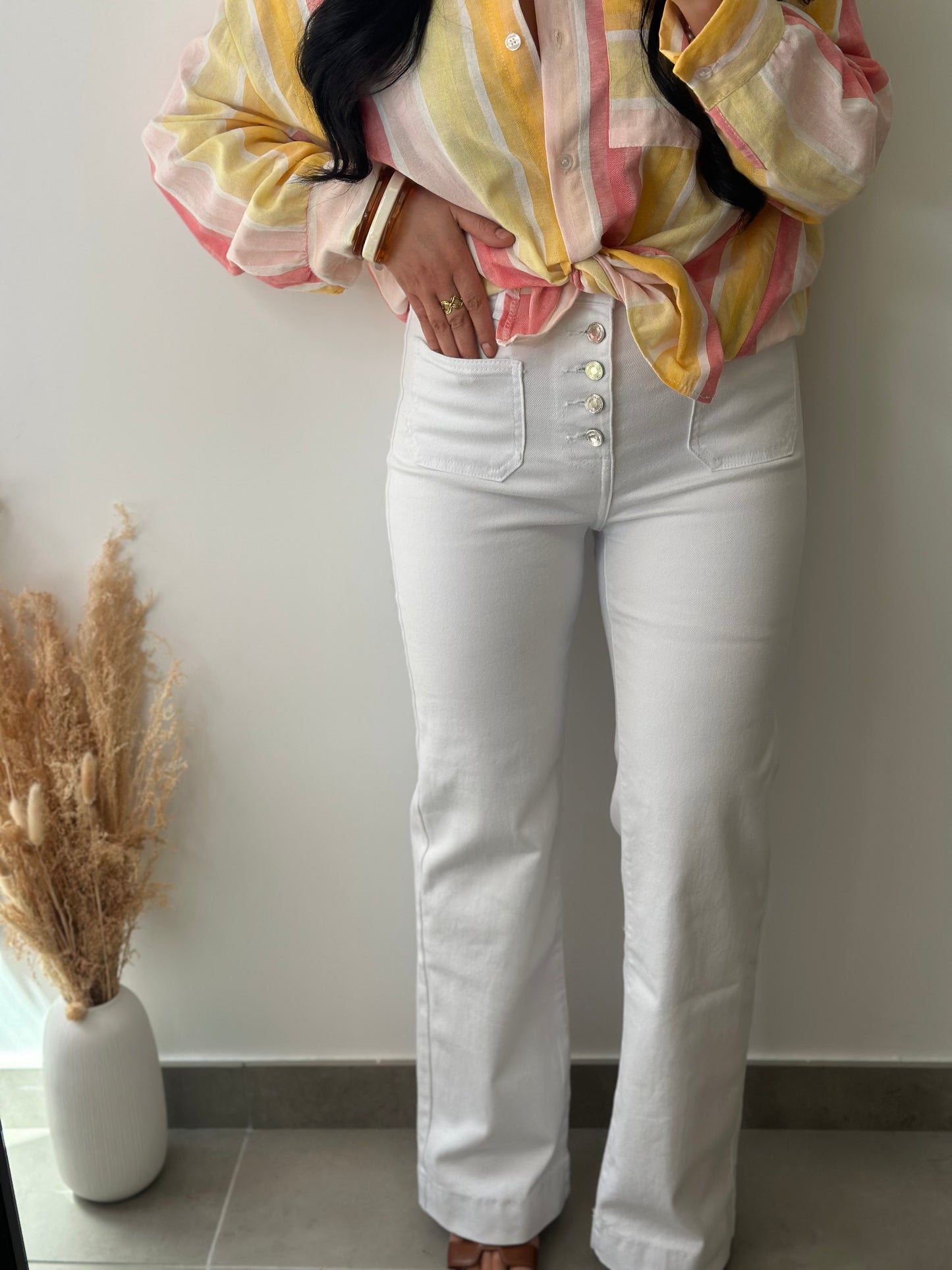Jean blanc coupe FLARE à boutons