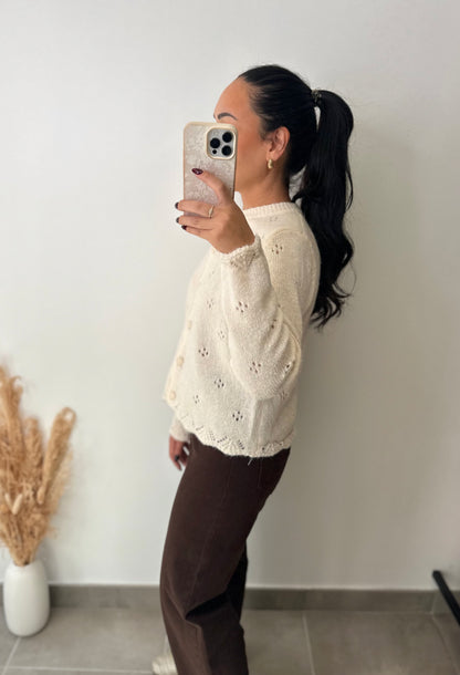 Gilet crème à détails ajourés doux