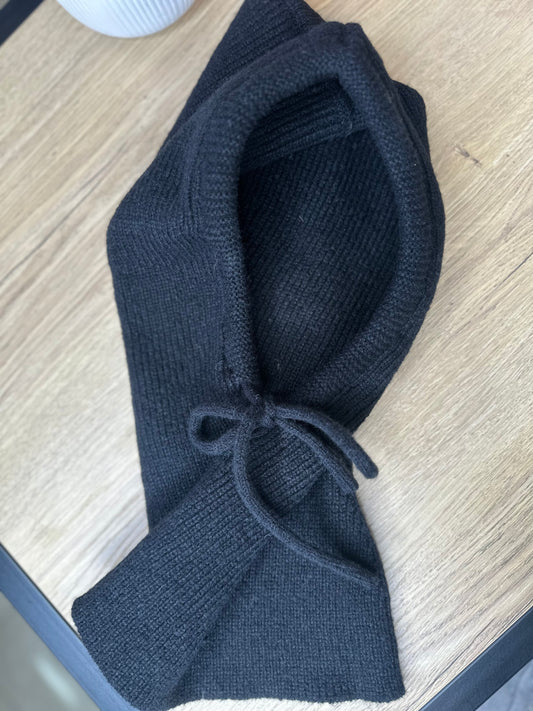 Cagoule en laine - NOIRE