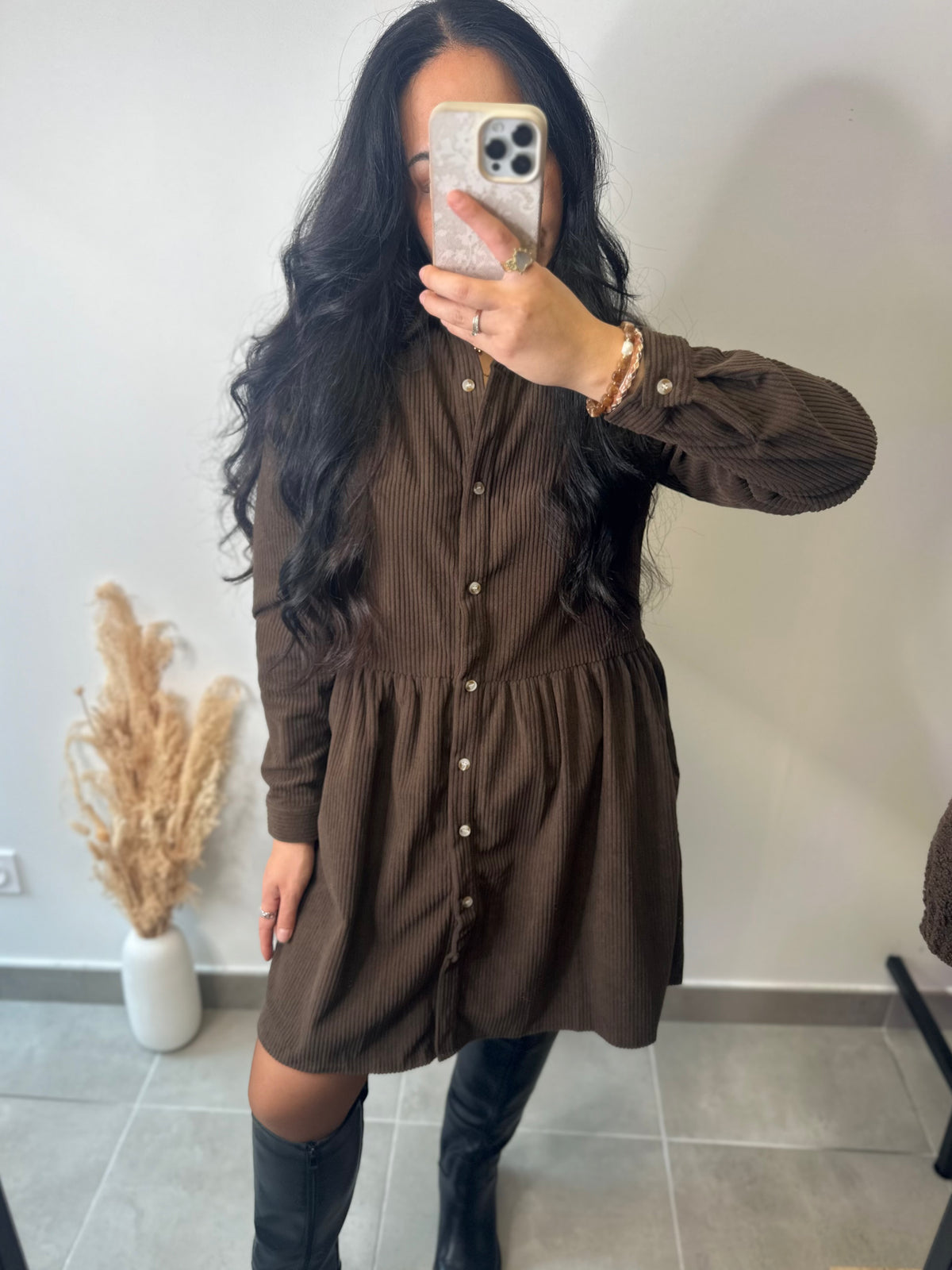 Robe chemise courte en velours côtelé marron
