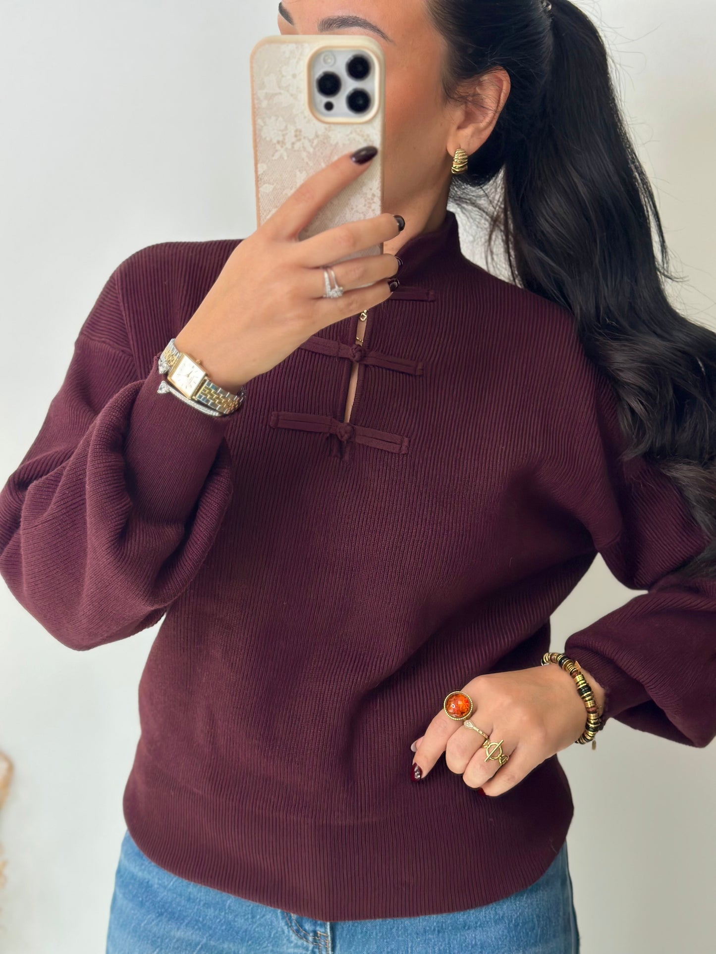 Pull bordeaux à brandebourgs