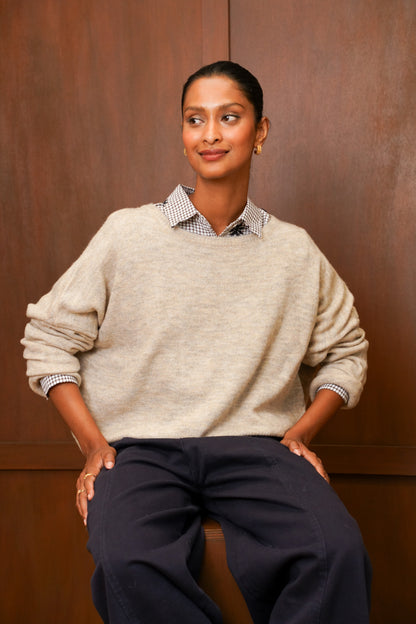 Pull col bateau oversize en maille duveteuse beige chiné