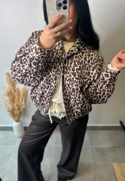 Veste courte oversize à imprimé léopard marron et beige
