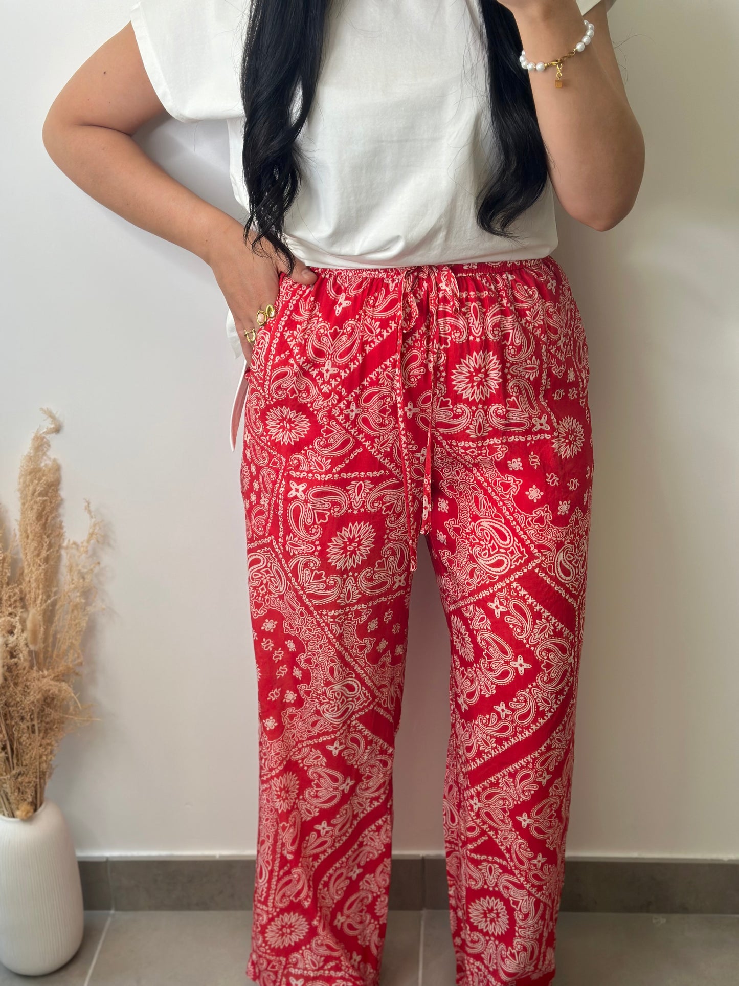 Pantalon en viscose rouge imprimé bandana