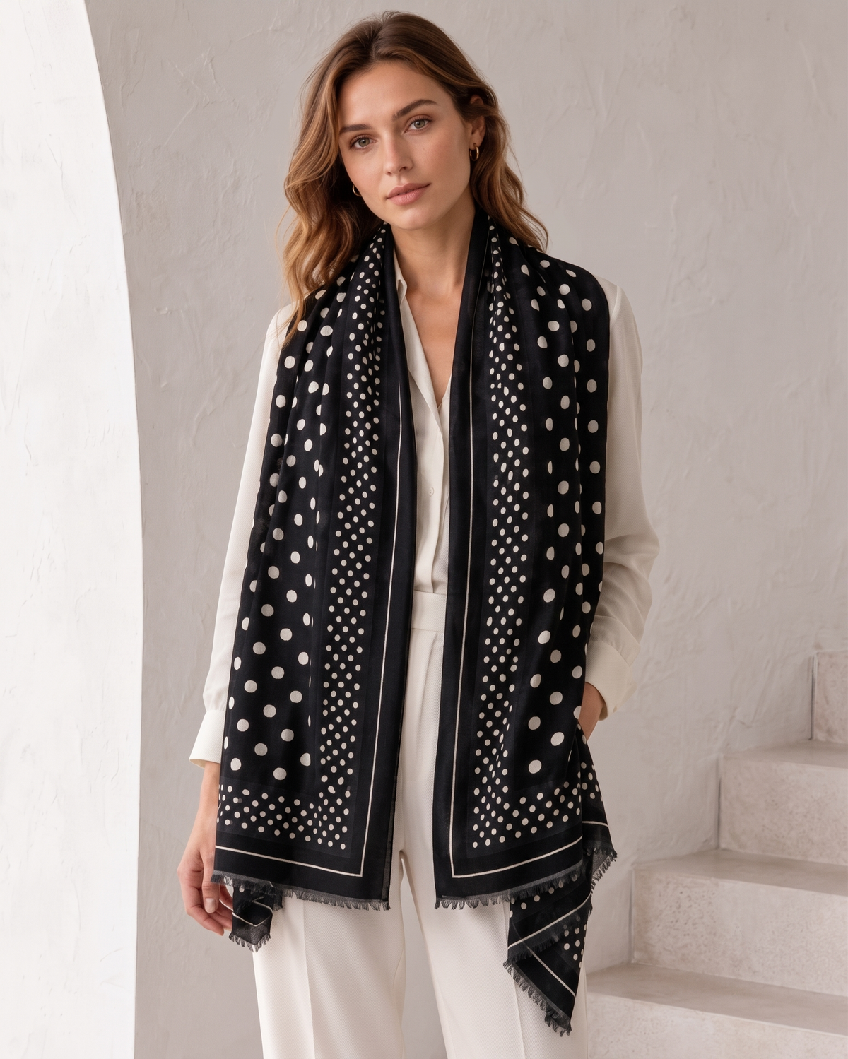 Foulard motifs pois