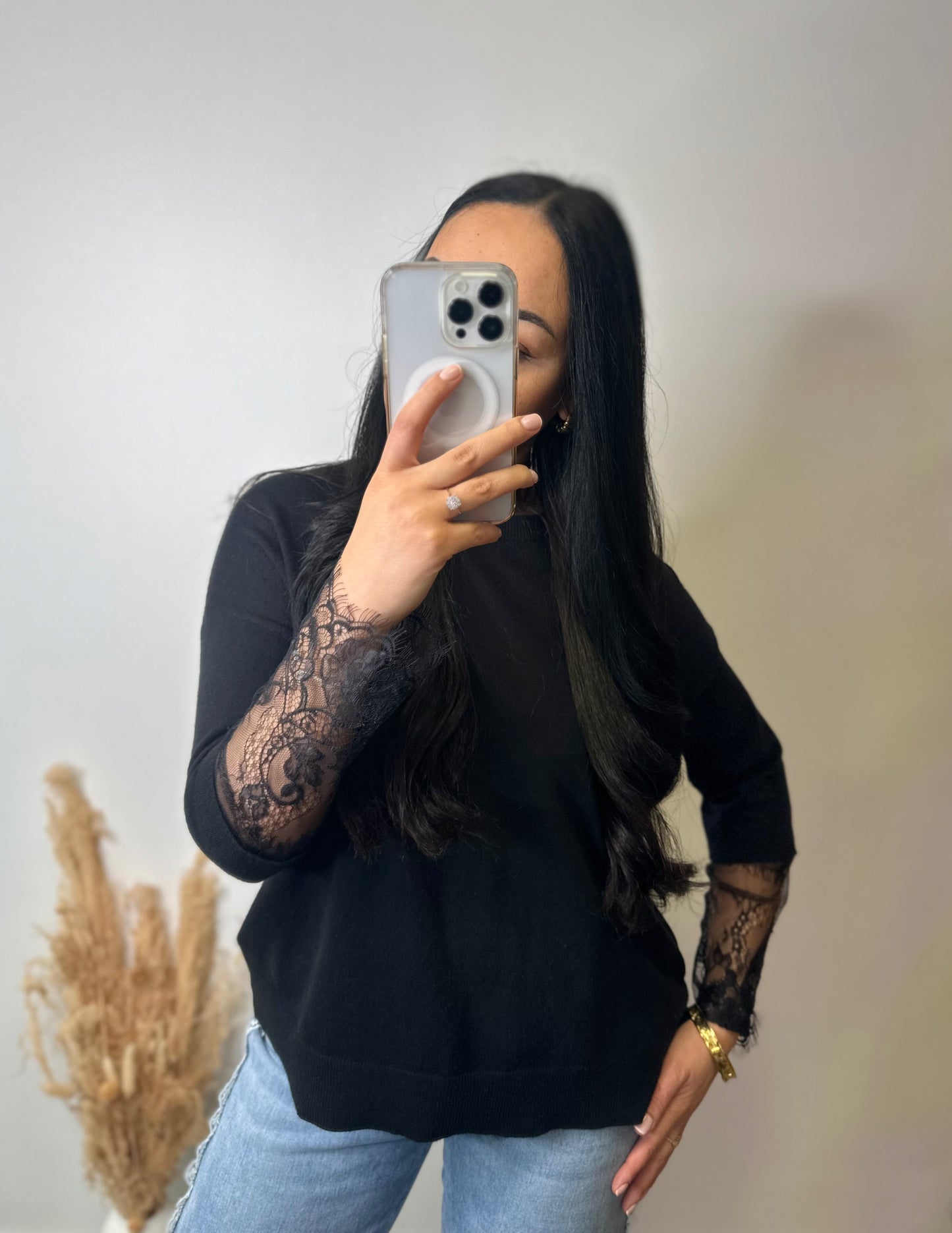 Pull noir manches dentelle - ARYA