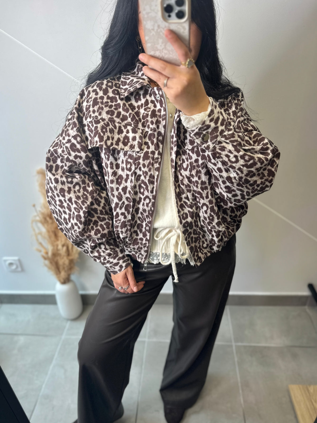 Pantalon taille haute large en simili-cuir chocolat