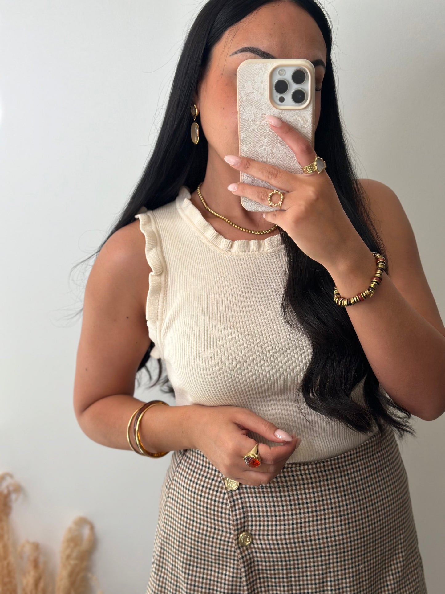 Top basique beige à volant