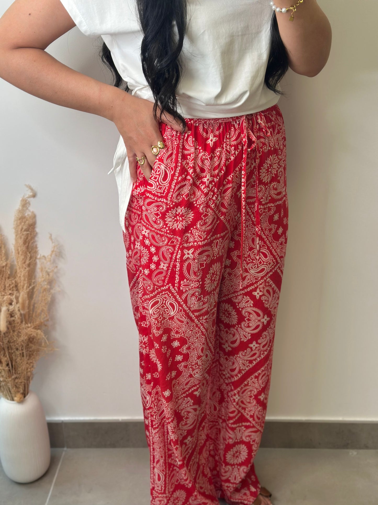 Pantalon en viscose rouge imprimé bandana