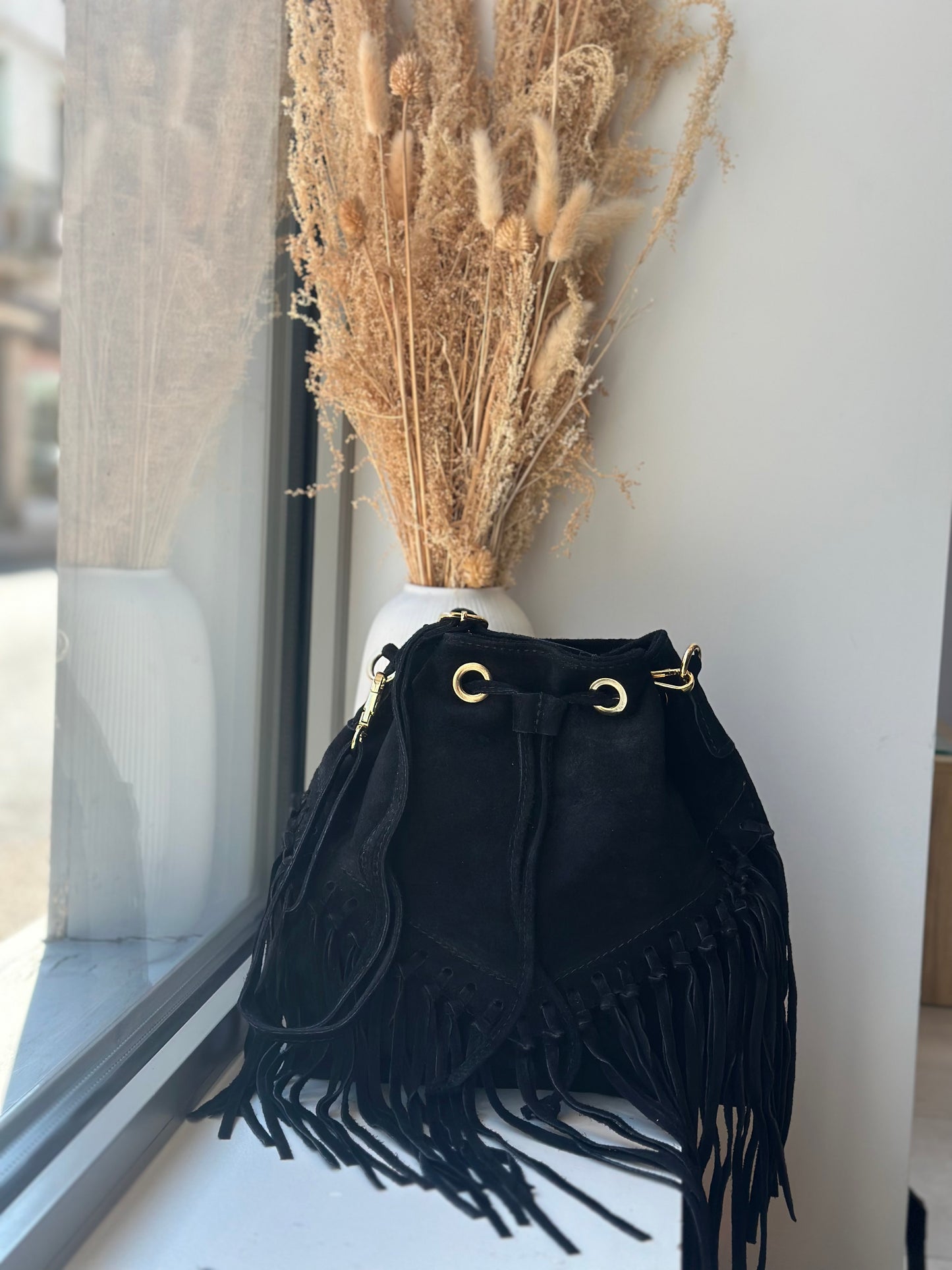 Sac boule à franges suédine noir - LARA
