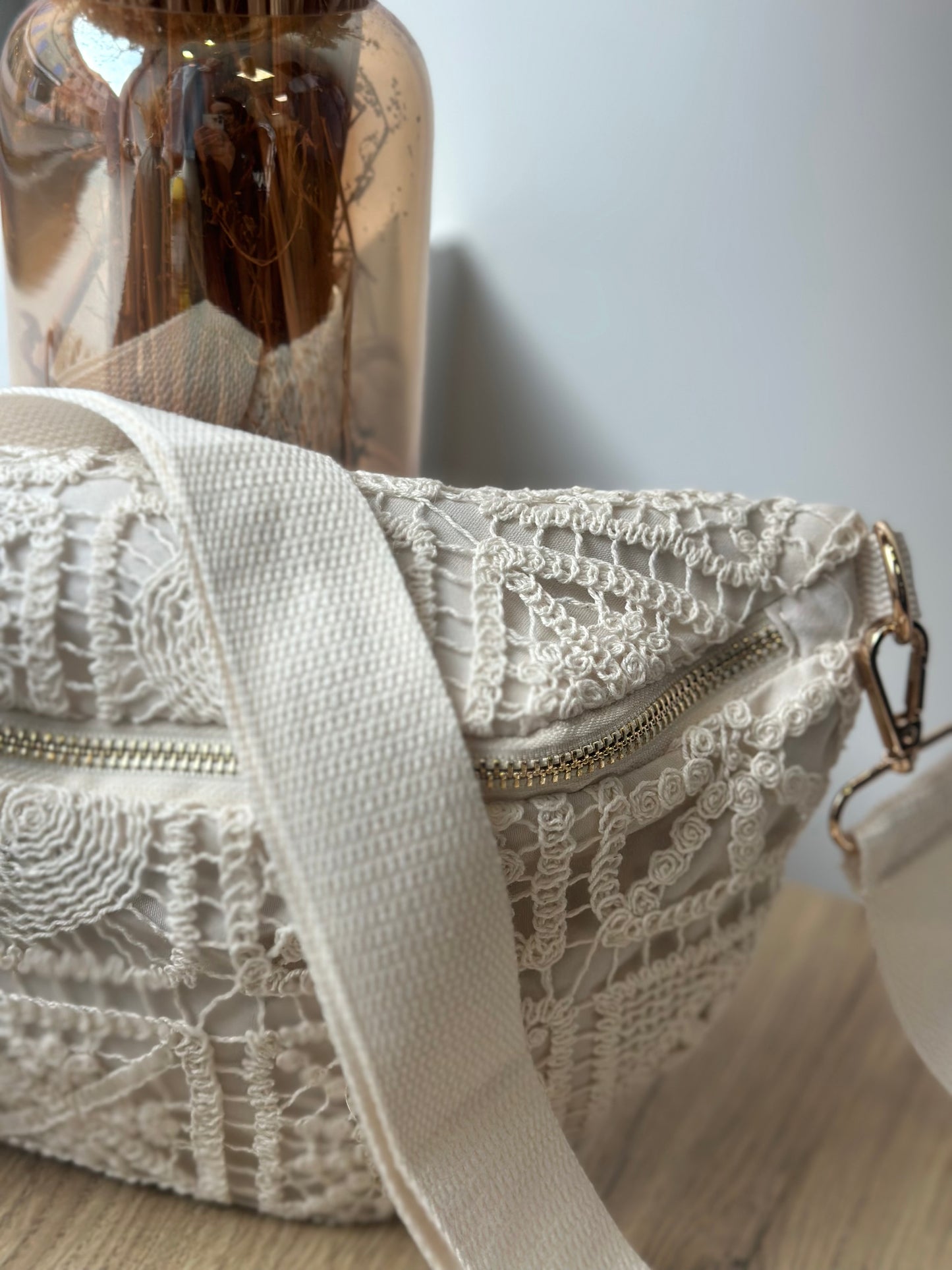 Banane brodée beige