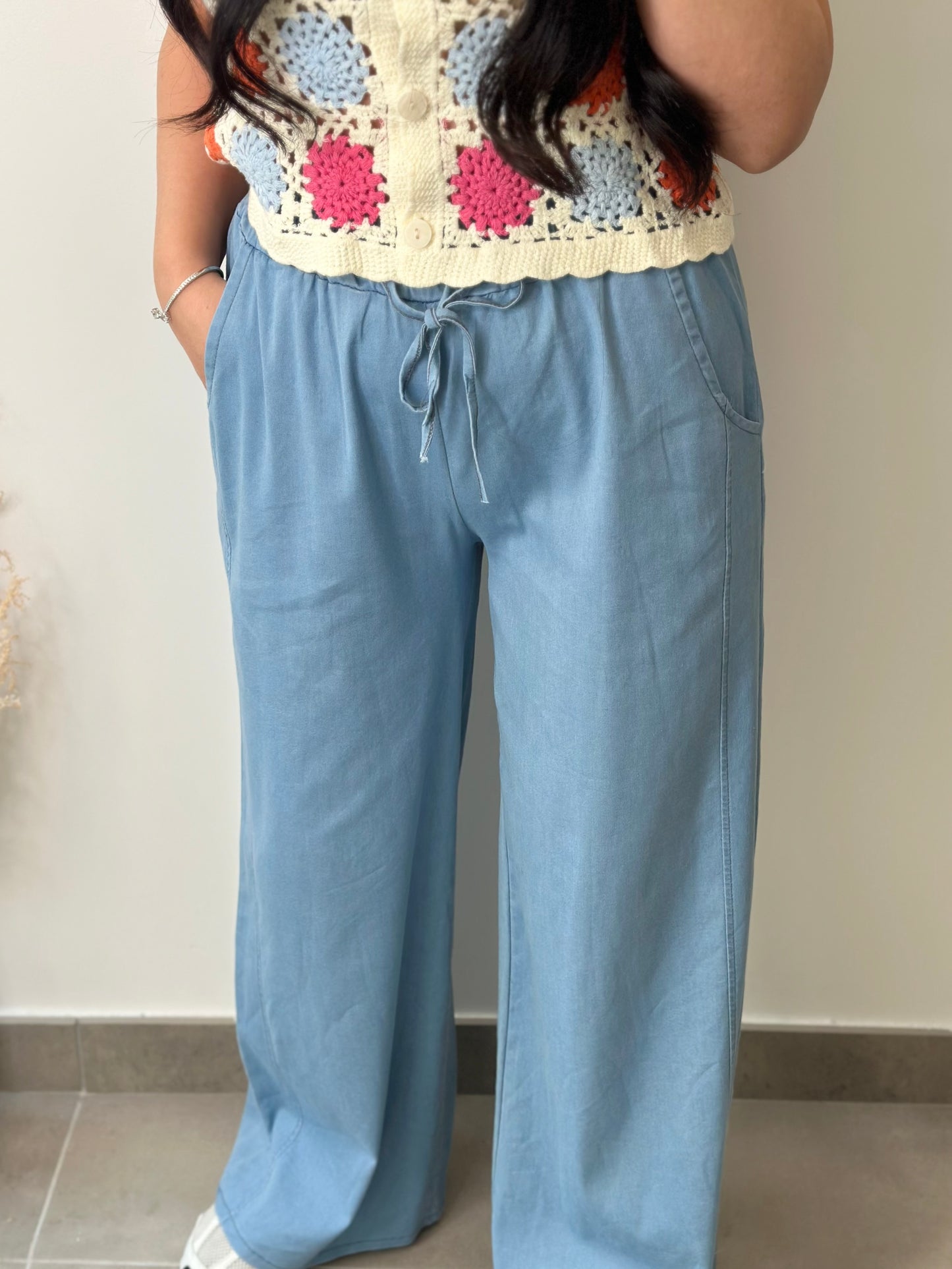 Pantalon style denim clair fluide