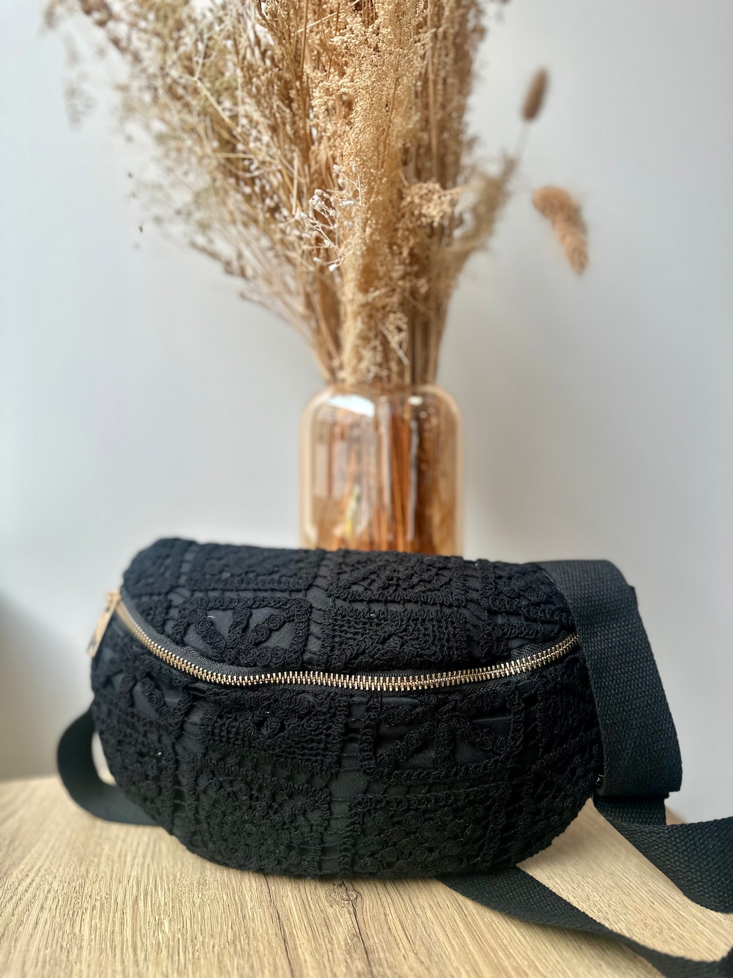 Banane brodée noire